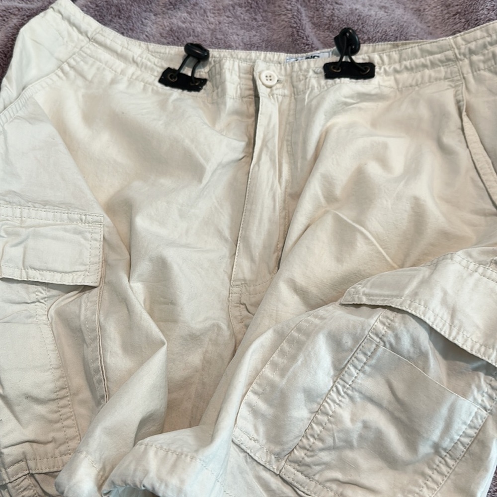 Basic Cargo Shorts - Picture 5 of 10